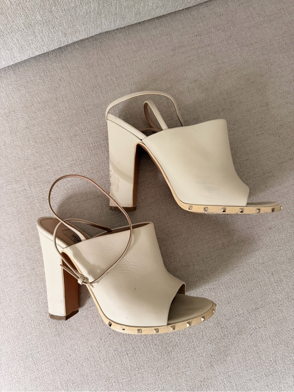 Valentino Garavani Cream Rockstud Platform Heels 36